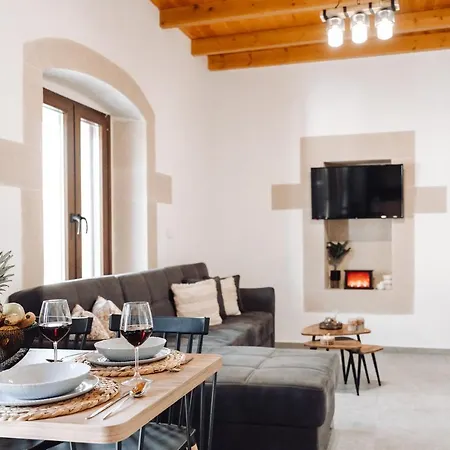 Achilleas Cozy House Ferienhaus