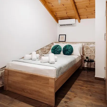 Achilleas Cozy House Ferienhaus